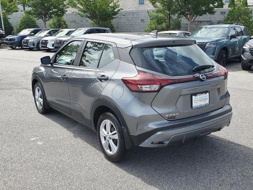 Gun Metallic 2025 Nissan Kicks S