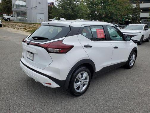 2025 Nissan Kicks S