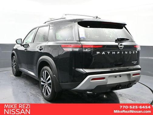 2025 Nissan Pathfinder Platinum 4WD