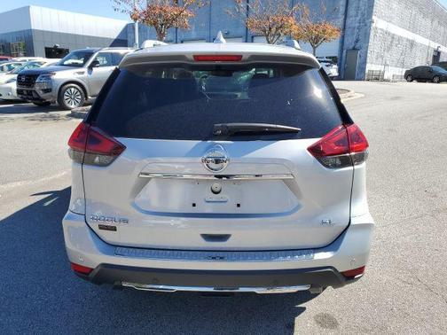 2020 Nissan Rogue SL