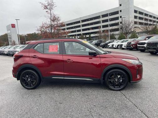 2021 Nissan Kicks SR
