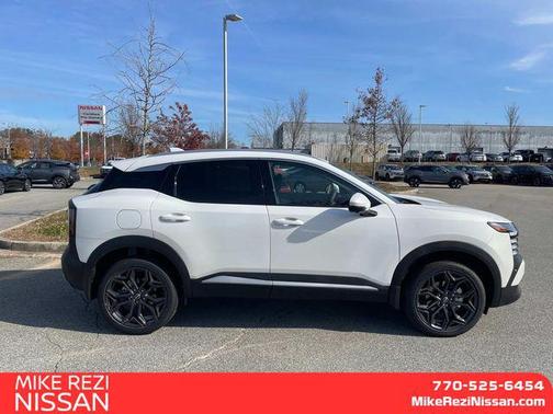 2025 Nissan Kicks SR