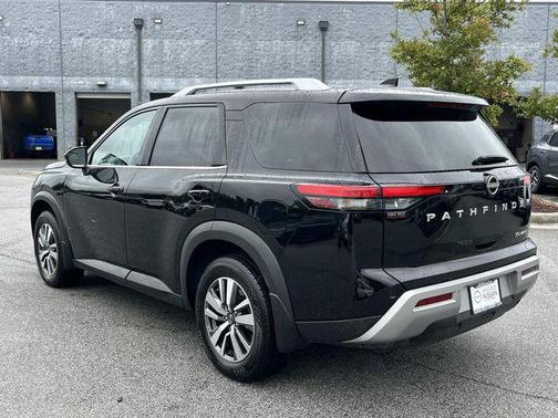 2024 Nissan Pathfinder SL 4WD