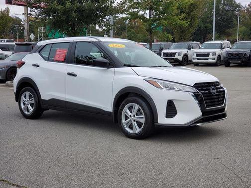 2025 Nissan Kicks S