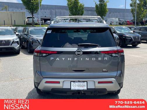 2025 Nissan Pathfinder SL FWD