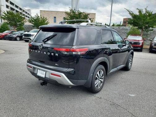 2022 Nissan Pathfinder SL 2WD