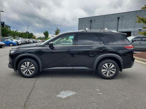 2022 Nissan Pathfinder SL 2WD