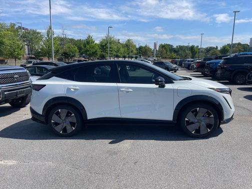 Black Diamond Pearl 2023 Nissan ARIYA PLATINUM+