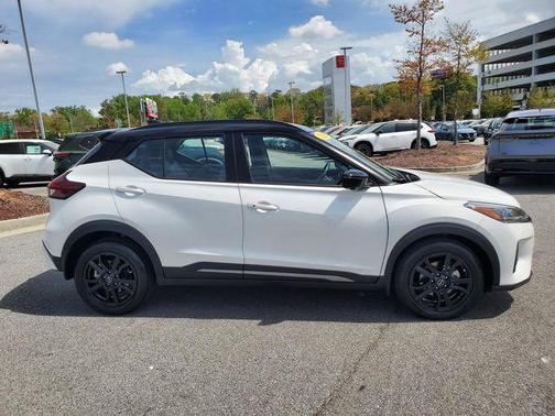 2024 Nissan Kicks SR