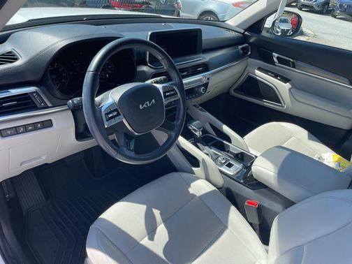 Glacial White Pearl 2022 Kia Telluride S
