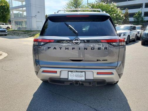 2024 Nissan Pathfinder SL 4WD