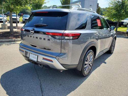 2024 Nissan Pathfinder SL 4WD