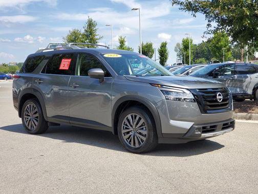 2024 Nissan Pathfinder SL 4WD