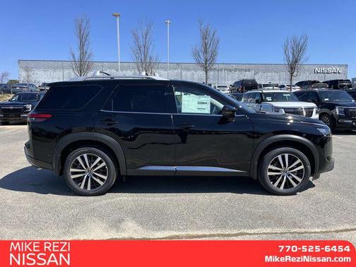 2025 Nissan Pathfinder Platinum 4WD