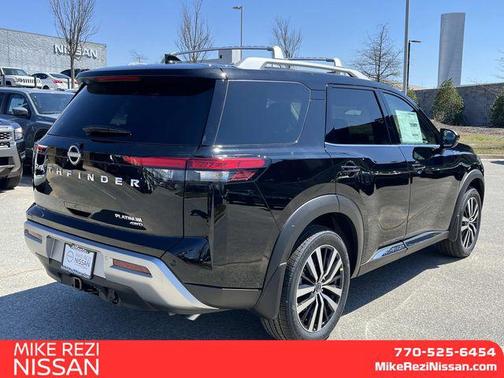 2025 Nissan Pathfinder Platinum 4WD
