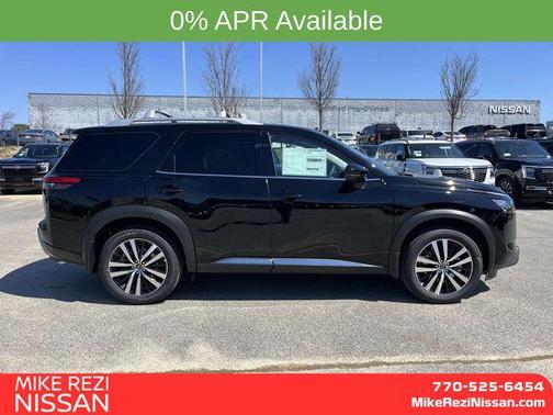 2025 Nissan Pathfinder Platinum 4WD