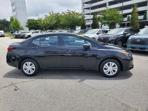 Super Black 2025 Nissan Versa 1.6 S