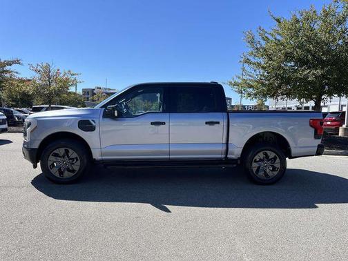 2022 Ford F-150 Lightning LARIAT