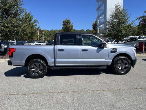 2022 Ford F-150 Lightning LARIAT