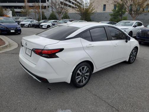 Aspen White 2025 Nissan Versa 1.6 SV