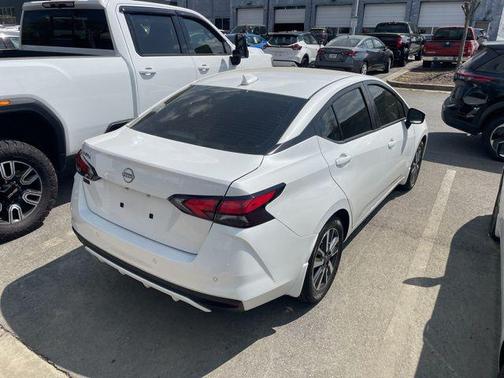 Aspen White 2025 Nissan Versa 1.6 SV