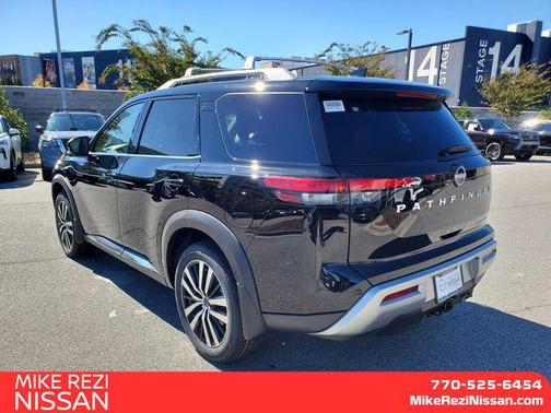 2025 Nissan Pathfinder Platinum FWD