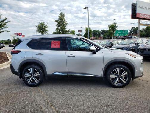 2022 Nissan Rogue SL
