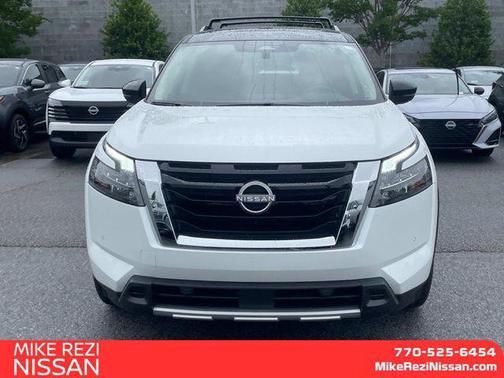 2025 Nissan Pathfinder Platinum 4WD