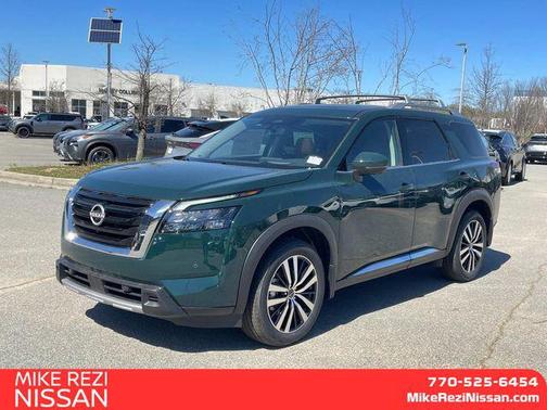 2025 Nissan Pathfinder Platinum FWD