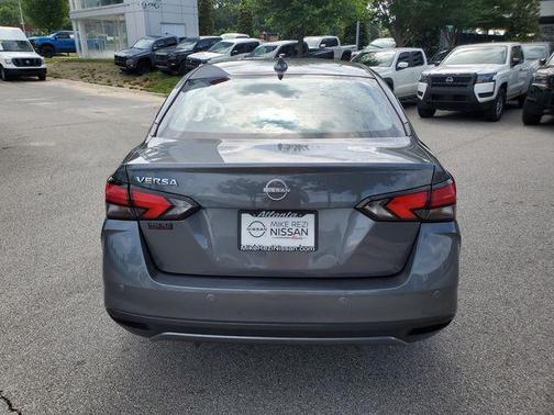 Gun Metallic 2025 Nissan Versa 1.6 SV