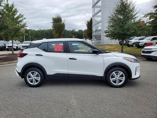 2025 Nissan Kicks S
