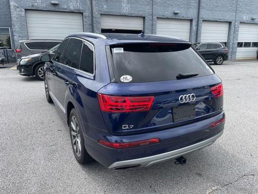 Navarra Blue Metallic 2019 Audi Q7 55 Premium