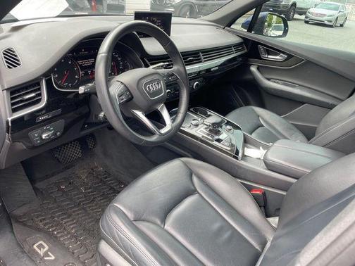 Navarra Blue Metallic 2019 Audi Q7 55 Premium