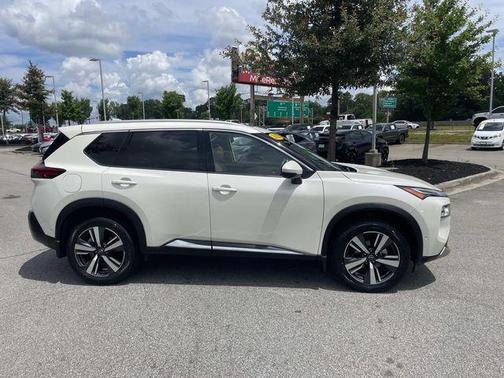 Pearl White Tricoat 2023 Nissan Rogue Platinum