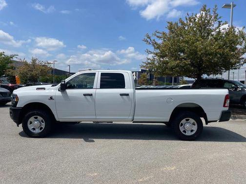 2023 RAM 3500 Tradesman Crew Cab 4x4 8' Box