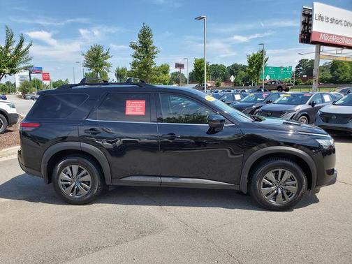 2022 Nissan Pathfinder SV 2WD