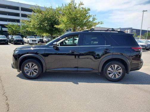 2022 Nissan Pathfinder SV 2WD
