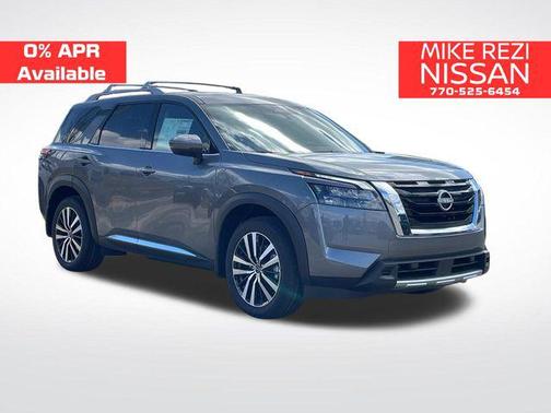 2025 Nissan Pathfinder Platinum FWD