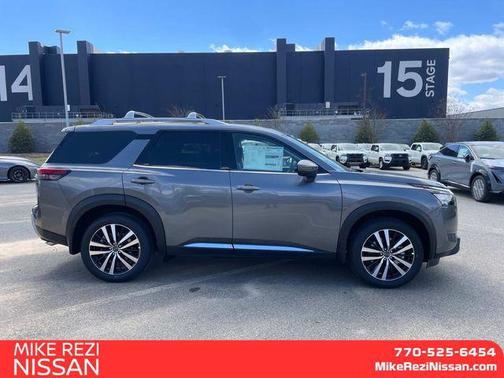 2025 Nissan Pathfinder Platinum FWD