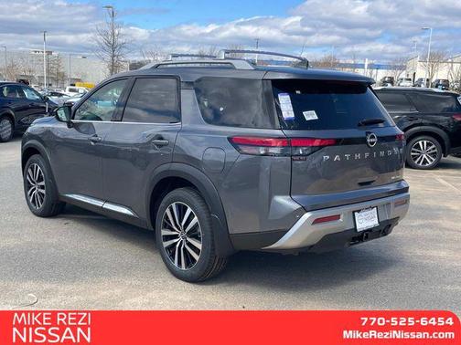 2025 Nissan Pathfinder Platinum FWD