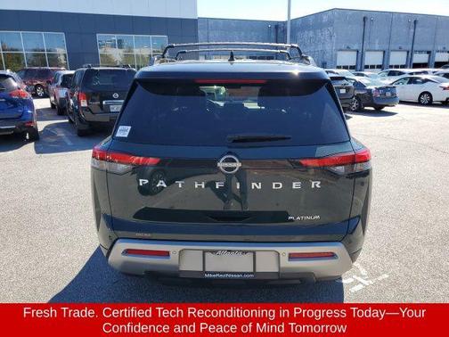 2023 Nissan Pathfinder Platinum FWD