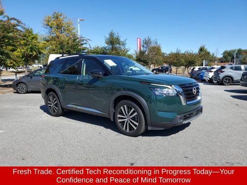 2023 Nissan Pathfinder Platinum FWD