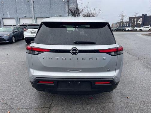 2023 Nissan Pathfinder S FWD