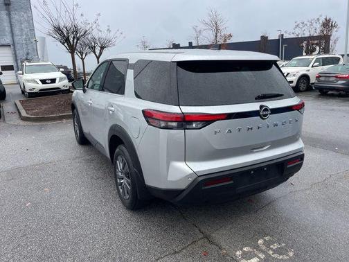 2023 Nissan Pathfinder S FWD