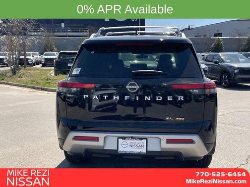 2025 Nissan Pathfinder SL 4WD