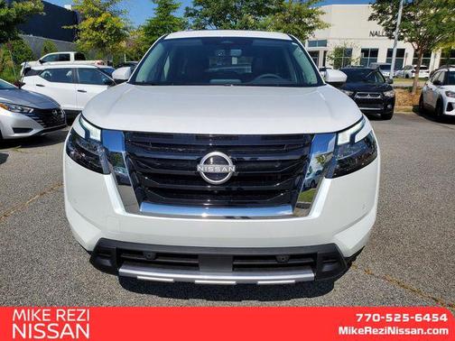 2025 Nissan Pathfinder SL FWD