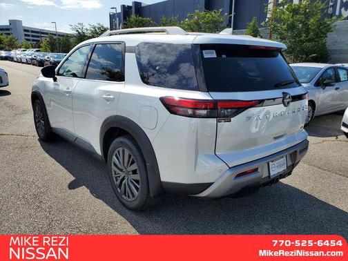2025 Nissan Pathfinder SL FWD