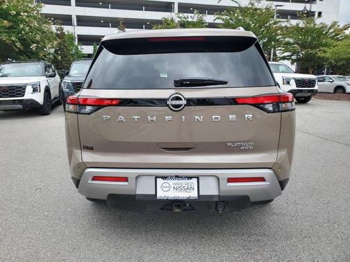 2025 Nissan Pathfinder Platinum 4WD
