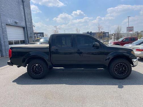 Super Black 2014 Nissan Frontier SV