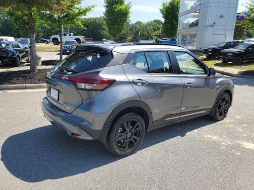 Gun Metallic 2023 Nissan Kicks SR